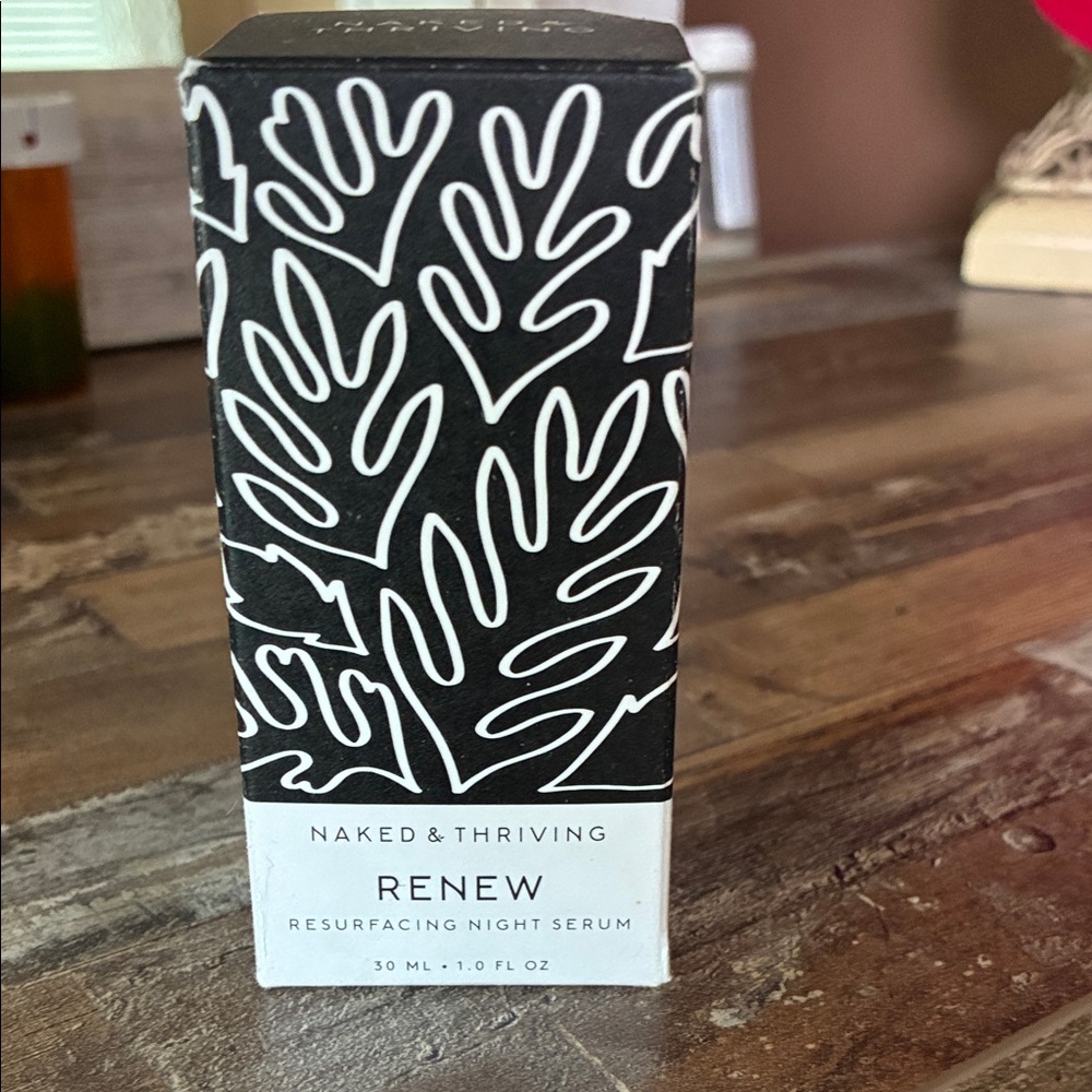 Naked & Thriving Renew Resurfacing Night Serum — Black/White